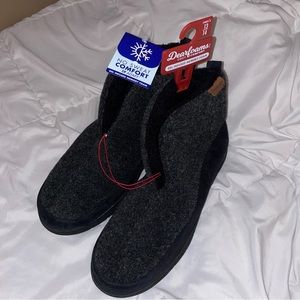 NWT Men’s Dearfoam Slippers